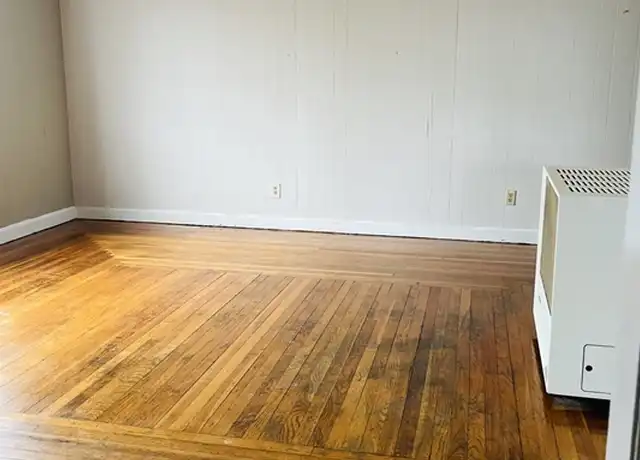 Property at 105 George St Unit 2, Fall River, MA, 02720, 3 beds, 1 bath, [object Object]