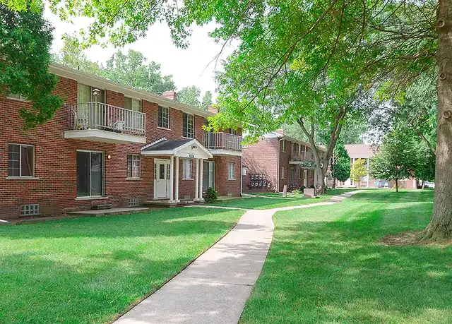 Property at Gibraltar Pointe Apartments - 30040 Kingsbridge Dr, Rockwood, MI, 48173, 1-2 bed, 1 bath, [object Object]