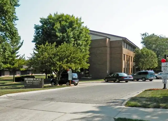 Property at 741 S Illinois Ave, Mason City, IA, 50401, 1 bed, 1 bath, [object Object]