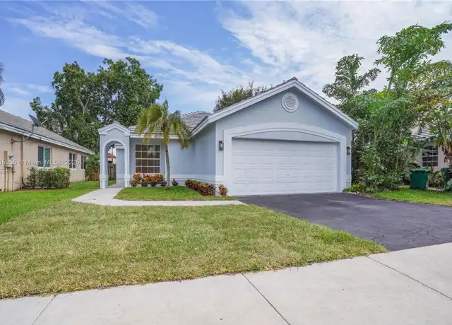 Property at 9354 Arborwood Cir, Davie, FL, 33328, 2 beds, 2 baths, [object Object]