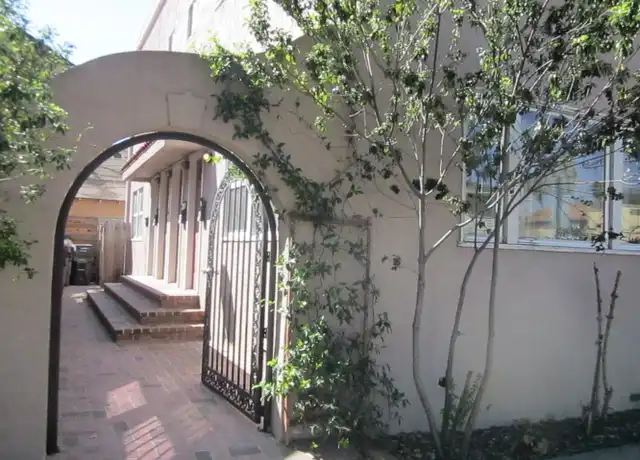 Property at 724 E 6th St Unit 724 1/2, Long Beach, CA, 90802, 0 beds, 1 bath, [object Object]