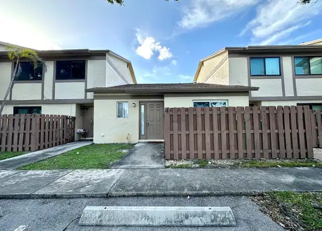 Property at 10875 NW 29th Mnr, Sunrise, FL, 33322, 2 beds, 2 baths, [object Object]