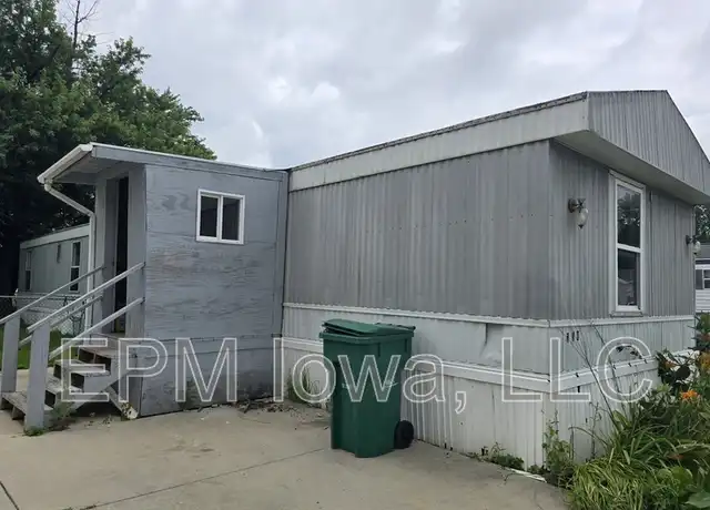 Property at 700 W Ridgeway Ave Unit 210, Cedar Falls, IA, 50613, 3 beds, 1 bath, [object Object]