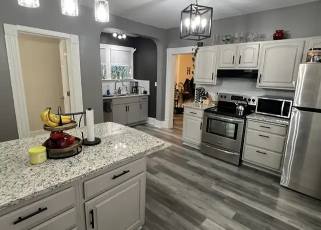 Property at 322 E Chestnut St, Lancaster, OH, 43130, 3 beds, 1.5 baths, [object Object]