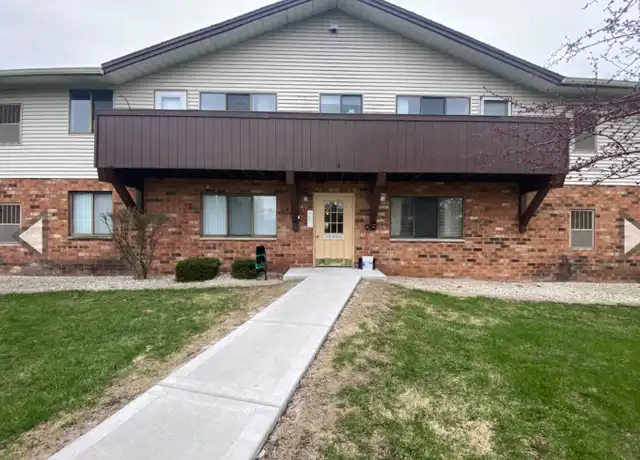 Property at 15864 Vienna Ct Unit 12, Germantown, WI, 53022, 2 beds, 1 bath, [object Object]