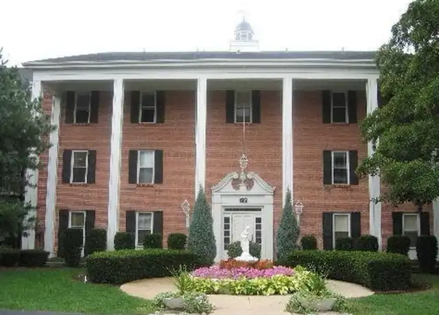 Property at 5101 Carriage Way Dr Unit 304, Rolling Meadows, IL, 60008, 1 bed, 1 bath, [object Object]