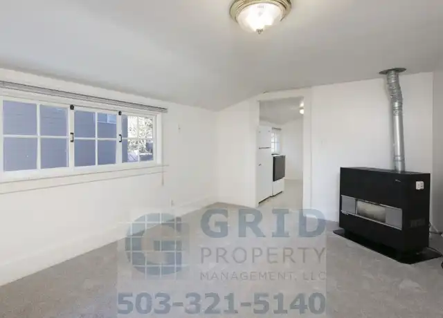 Property at 12775 SE 25th Ave Unit 04, Milwaukie, OR, 97222, 2 beds, 1 bath, [object Object]