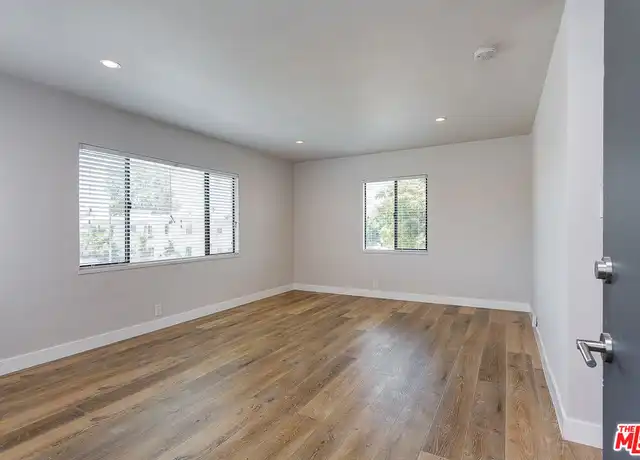 Property at 2845 Redondo Blvd Unit 2845, Los Angeles, CA, 90016, 2 beds, 2 baths, [object Object]