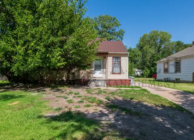 Property at 1555 N Northeast Pkwy, Wichita, KS, 67208, 4 beds, 1 bath, [object Object]