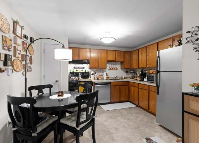 Photo of 911 White Cedar Blvd, Portsmouth, NH 03801