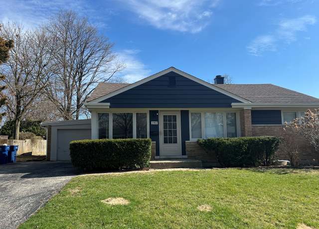 Photo of 1957 Redwood Ln, Northbrook, IL 60062