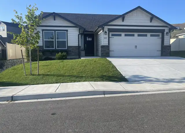 Property at 6842 W 27th Ave, Kennewick, WA, 99338, 3 beds, 2 baths, [object Object]