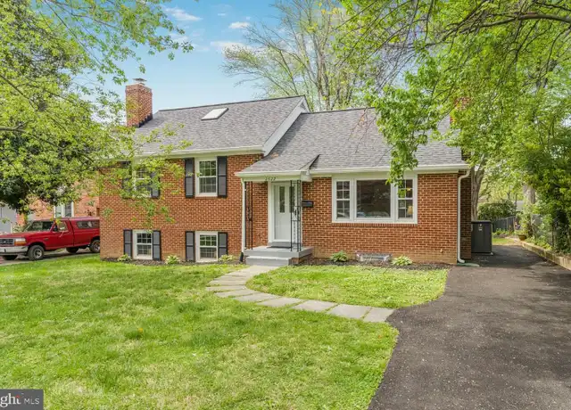 Property at 2622 N Lexington St, Arlington, VA, 22207, 5 beds, 2 baths, [object Object]