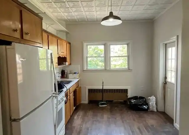 Property at 309 Summit Ave, Jersey City, NJ, 07306, 5 beds, 1 bath, [object Object]