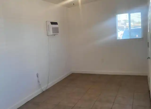 Property at 846 E Wier Ave, Phoenix, AZ, 85040, 0 beds, 1 bath, [object Object]