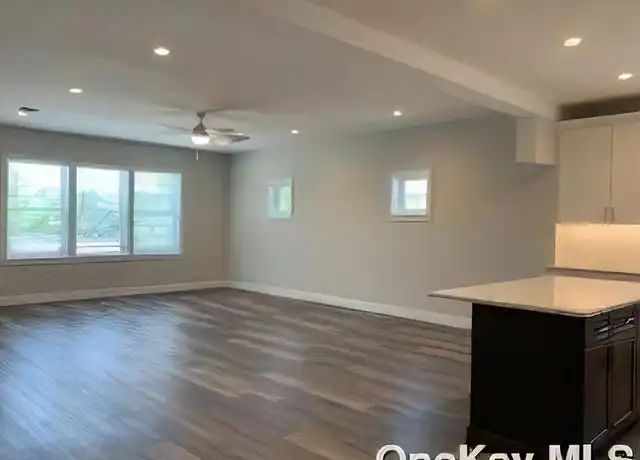 Property at 840 Montauk Hwy, Copiague, NY, 11726, 1 bed, 2 baths, [object Object]