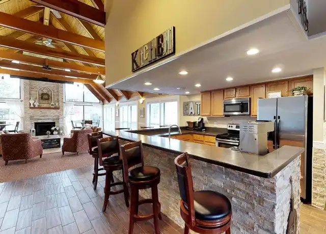 Property at Deercross Apartments - 9225 Deercross Pkwy, Blue Ash, OH, 45236, 1 bed, 1 bath, [object Object]