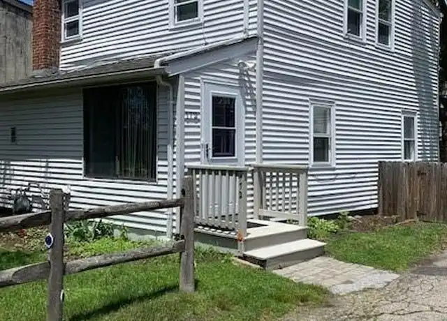 Property at 172 College Pl, Fairfield, CT, 06824, 3 beds, 1.5 baths, [object Object]
