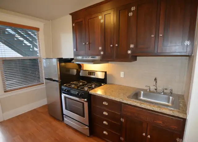 Property at 1002-1004 Earnest S Brazill St Unit 4, Tacoma, WA, 98405, 1 bed, 1 bath, [object Object]