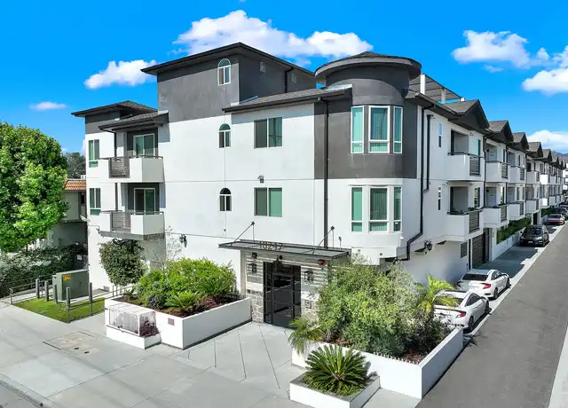 Property at 10247 Variel Ave, Chatsworth, CA, 91311, 2 beds, 2 baths, [object Object]