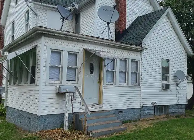 Property at 403 S C St, Monmouth, IL, 61462, 2 beds, 1 bath, [object Object]