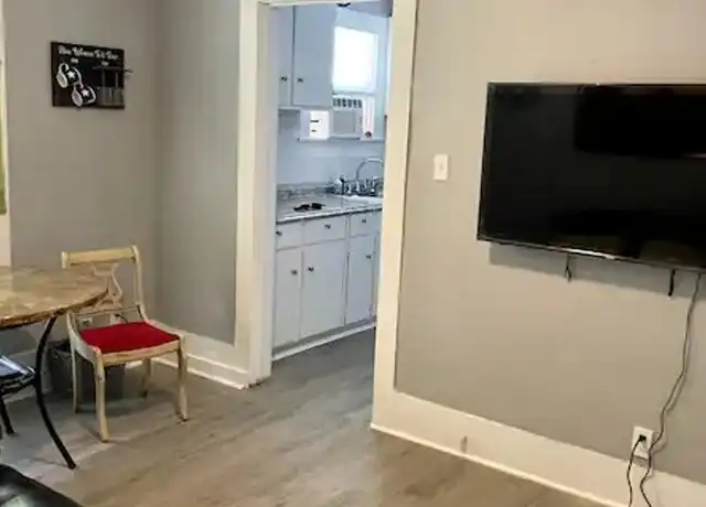 Property at 625 E Woodlawn Ave Unit D, San Antonio, TX, 78212, 2 beds, 1 bath, [object Object]
