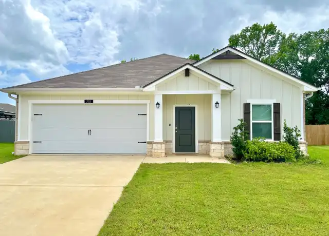 Property at 202 S Rainbow Dr, Whitehouse, TX, 75791, 4 beds, 2 baths, [object Object]