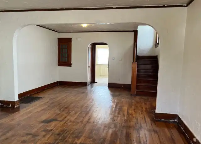 Property at 300 W Fairview Ave Unit 302, Dayton, OH, 45405, 3 beds, 1 bath, [object Object]