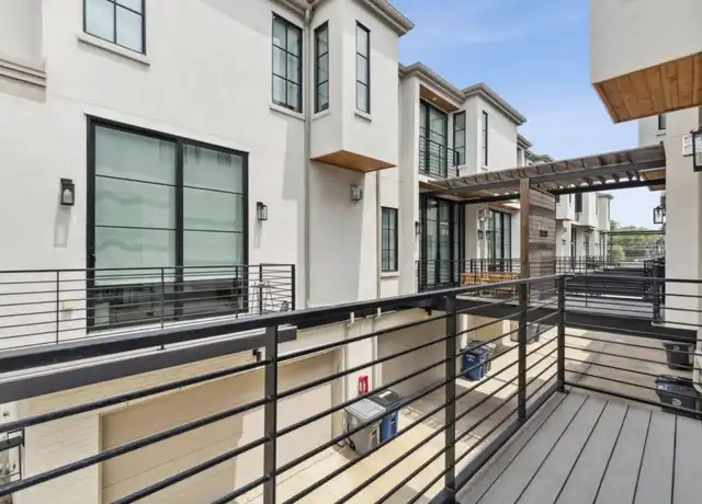 Property at 2017 Moser Ave Unit B-32, Dallas, TX, 75206, 2 beds, 2 baths, [object Object]