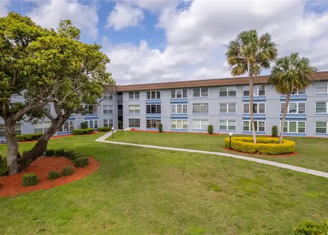Property at 333 Lake Howard Dr NW, Winter Haven, FL, 33880, 2 beds, 2 baths, [object Object]