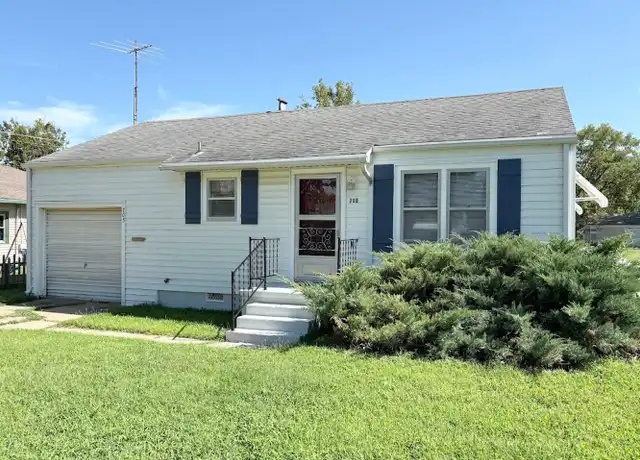 Property at 705 W 18th Ave, Hutchinson, KS, 67502, 2 beds, 1 bath, [object Object]