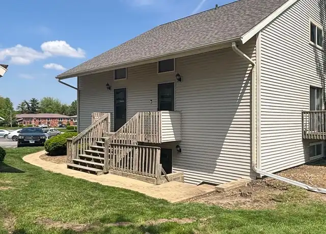 Property at 717 Fairmont Dr, Bloomington, IL, 61704, 2 beds, 1 bath, [object Object]