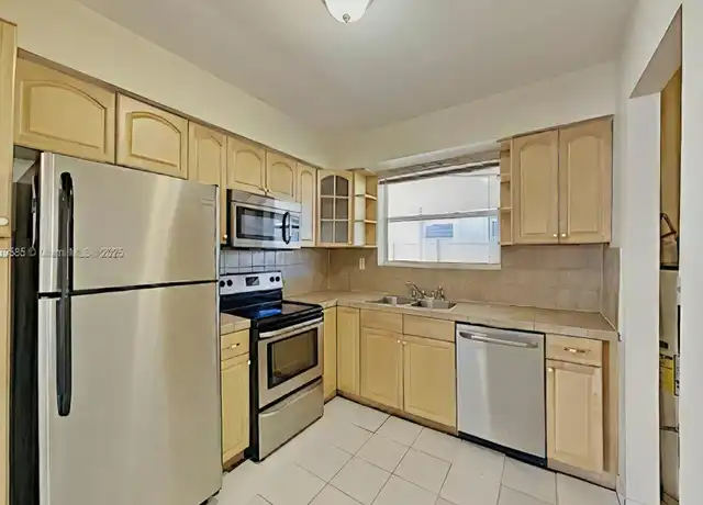 Property at 8570 NW 11th St, Pembroke Pines, FL, 33024, 3 beds, 1 bath, [object Object]