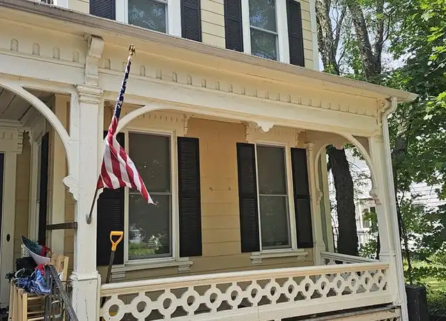 Property at 106 Walnut St Unit 2, Clinton, MA, 01510, 1 bed, 1 bath, [object Object]
