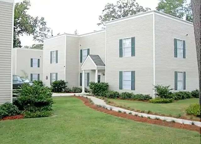 Property at Woodland Trace Apartments - 4000 Florida St, Mandeville, LA, 70448, 2-3 beds, 1-2 bath, [object Object]