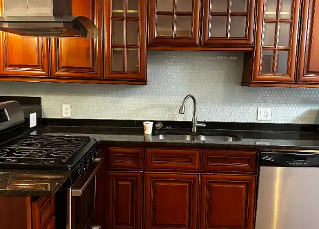 Property at 32 Holyoke Rd Unit 1, Somerville, MA, 02144, 2 beds, 1 bath, [object Object]