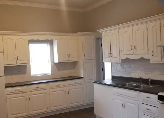 Property at 140 N 17th St, Decatur, IL, 62521, 3 beds, 1 bath, [object Object]