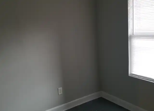 Property at 140 N 17th St, Decatur, IL, 62521, 3 beds, 1 bath, [object Object]