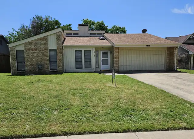 Property at 1518 Highpoint Dr, Lewisville, TX, 75077, 3 beds, 2 baths, [object Object]