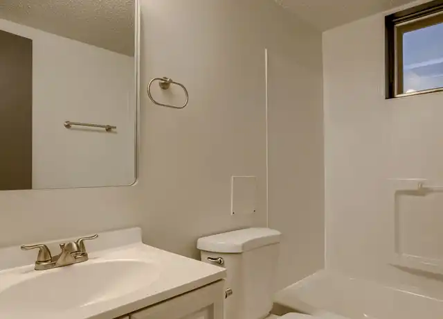 Property at 4513 Lafayette Ave Unit 3, Omaha, NE, 68132, 1 bed, 1 bath, [object Object]