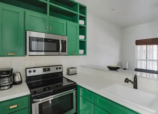 Property at Alma Soco - 126 W Alpine Rd, Austin, TX, 78704, 0-1 beds, 1 bath, [object Object]