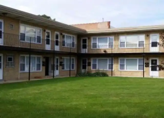 Property at 4325 W 95th St Unit 28, Oak Lawn, IL, 60453, 1 bed, 1 bath, [object Object]