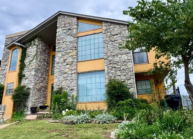 Property at 2825 Tealwood Dr, Oklahoma City, OK, 73120, 3 beds, 2.5 baths, [object Object]