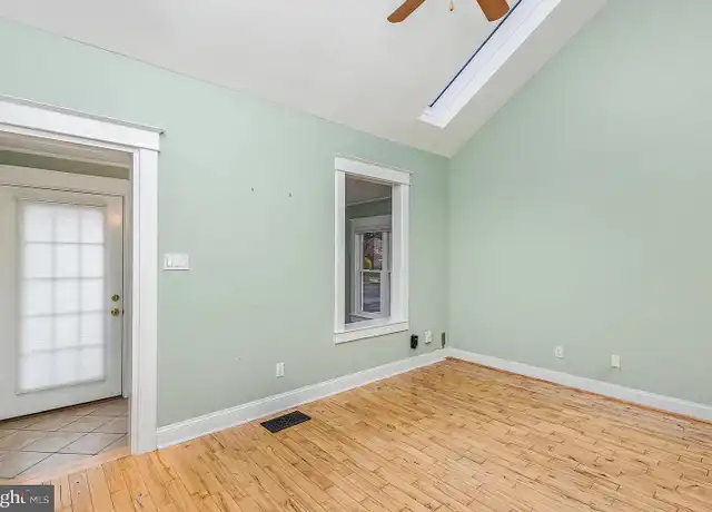 Property at 1616 S Oakland St, Arlington, VA, 22204, 2 beds, 1 bath, [object Object]