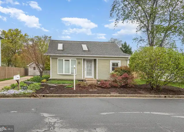 Property at 1616 S Oakland St, Arlington, VA, 22204, 2 beds, 1 bath, [object Object]