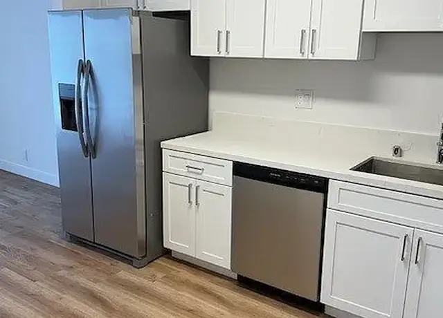 Photo of 520 N Kings Rd, West Hollywood, CA 90048