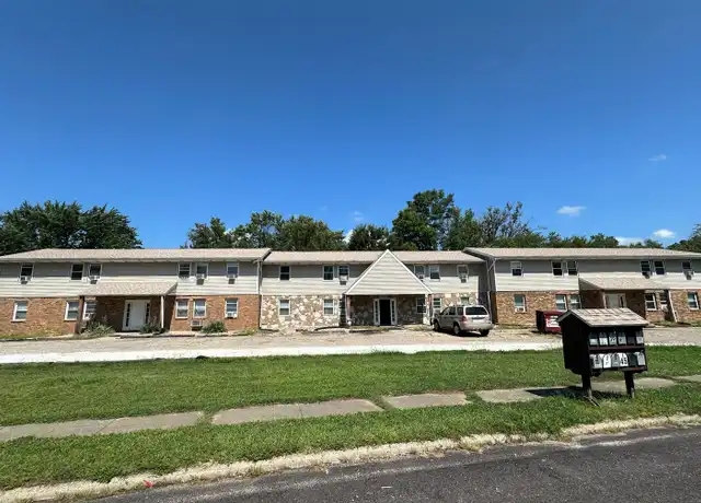 Property at 2231 Brookdale Ln Unit 2235, Pekin, IL, 61554, 2 beds, 1 bath, [object Object]