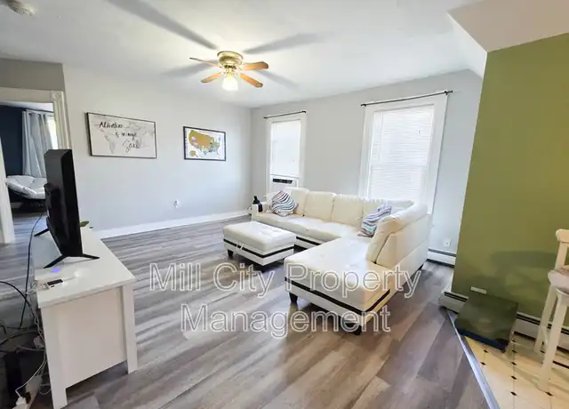 Property at 463 Lake Ave Unit 2, Manchester, NH, 03103, 2 beds, 1 bath, [object Object]