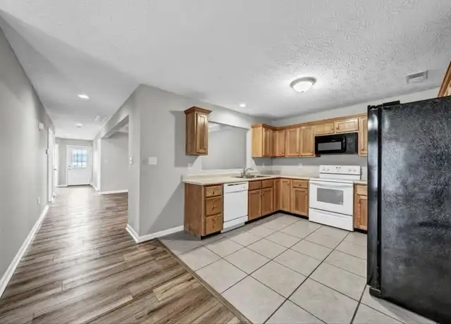 Property at 105 Commerce Dr #1, Berea, KY, 40403, 3 beds, 2 baths, [object Object]