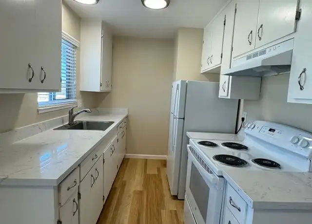Property at 180 San Tomas Aquino Rd Unit 180-11, Campbell, CA, 95008, 1 bed, 1 bath, [object Object]